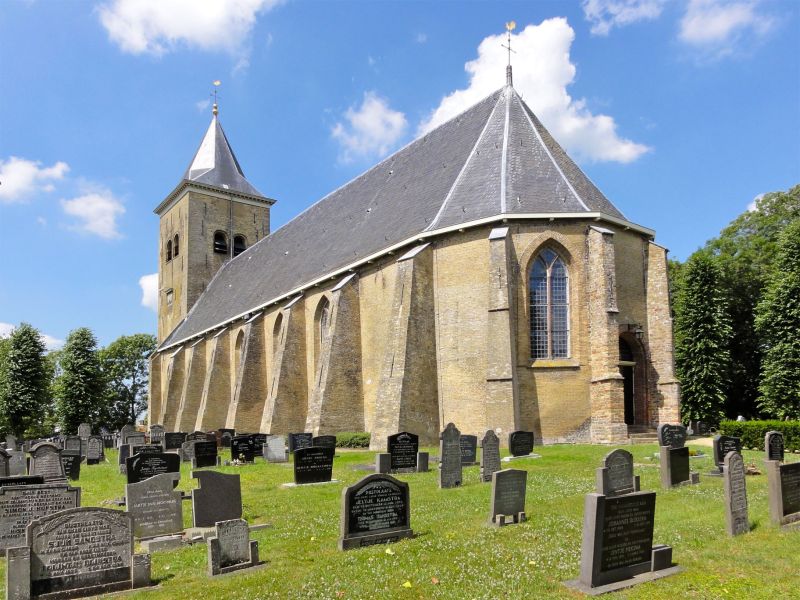 De tsjerke oan de bûtenkant